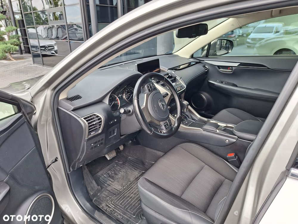 Lexus NX 300 Business Edition AWD - 11