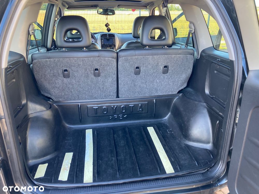 Toyota RAV4 2.0 VVT-i 4x4 - 8