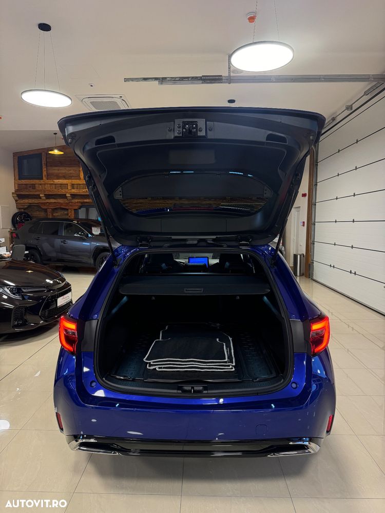 Toyota Corolla 1.8 Hybrid Team Deutschland - 39