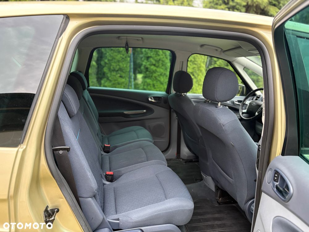 Ford S-Max - 14