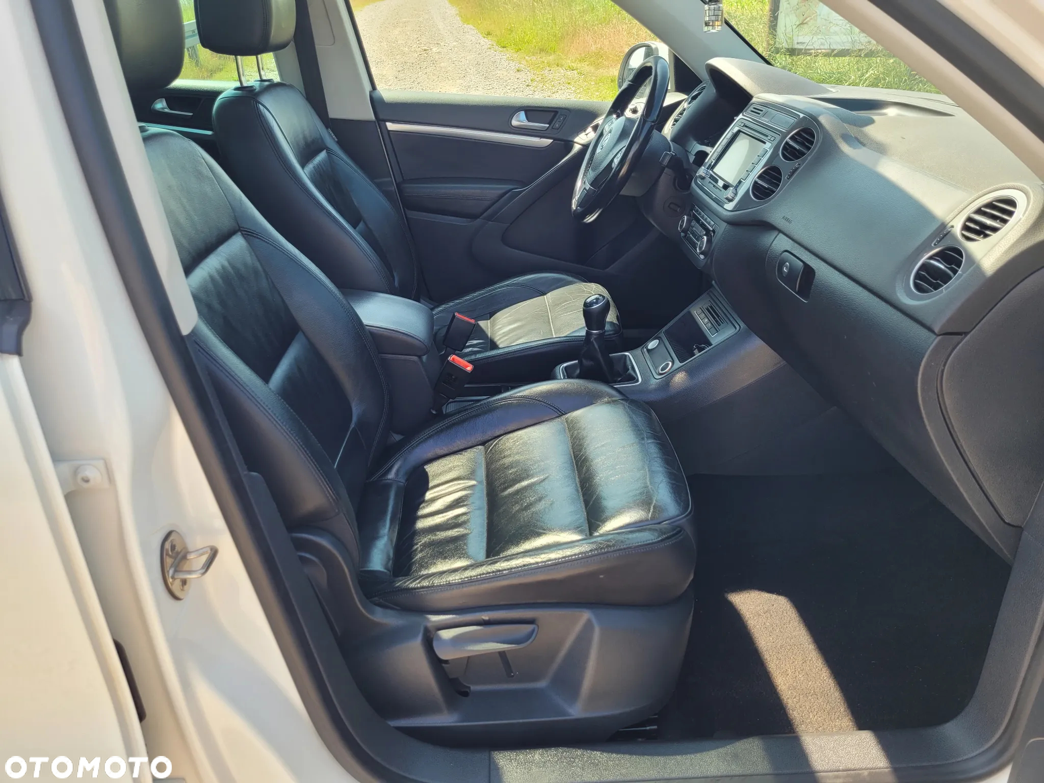 Volkswagen Tiguan 2.0 TDI DPF BlueMotion Technology Exclusive - 31