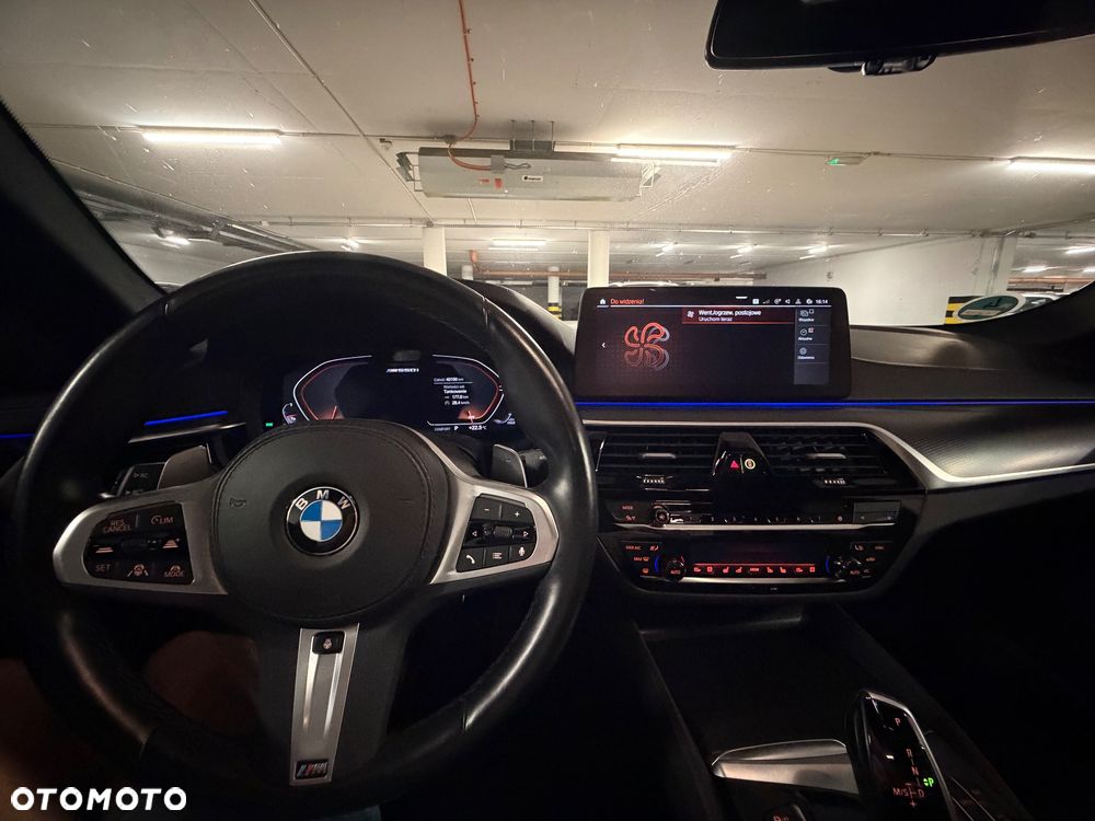 BMW Seria 5 M550i xDrive - 5