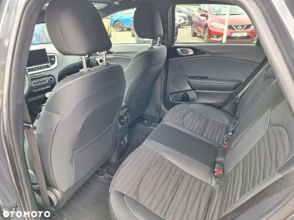 Kia Ceed - 26