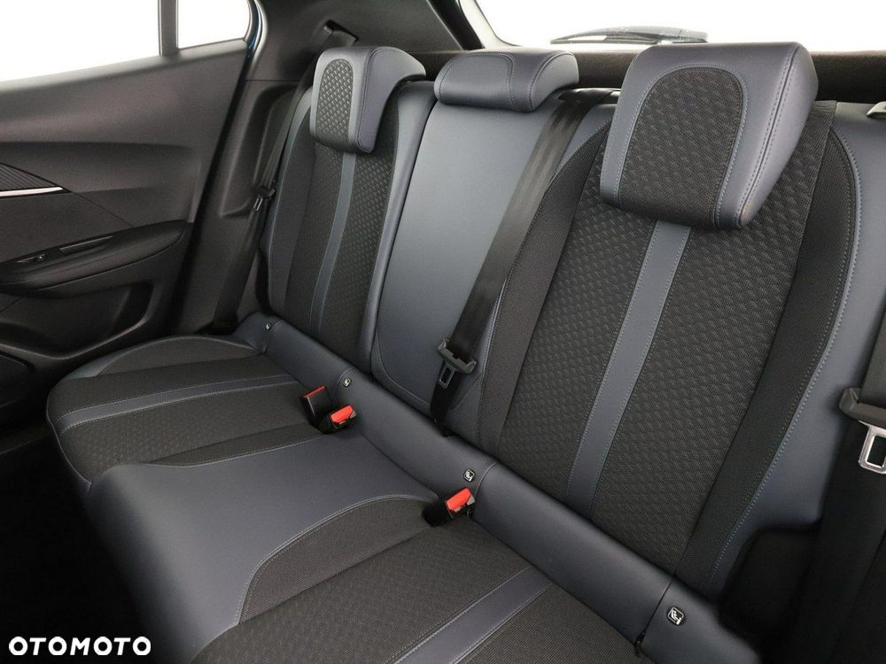 Peugeot 2008 1.5 BlueHDi Allure S&S EAT8 - 17