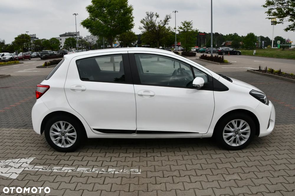 Toyota Yaris Hybrid 100 Premium EU6 - 4