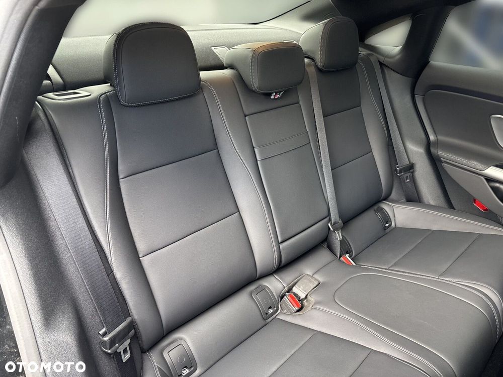 Mercedes-Benz CLA - 22