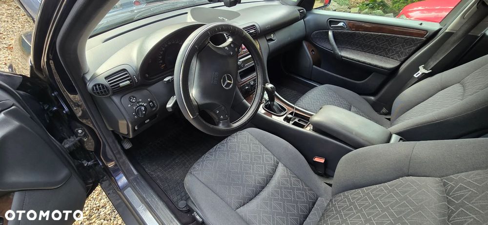 Mercedes-Benz Klasa C 270 CDI Avantgarde - 9