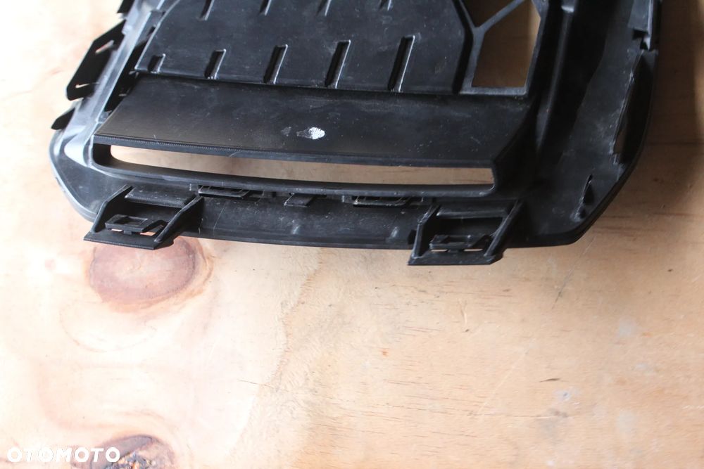 KRATKA ZDERZAKA PRAWA AUDI A4 B9 LIFT S LINE 8WD807682M 2022 - 10