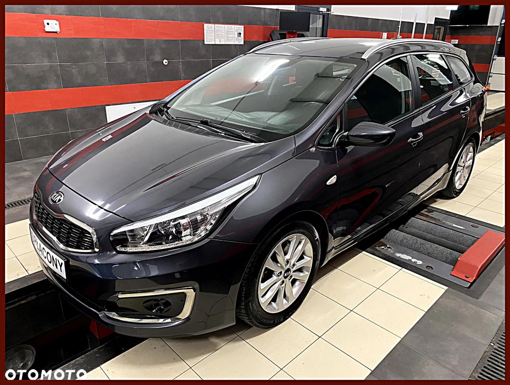 Kia Ceed 1.6 GDI ISG Platinum Edition - 1