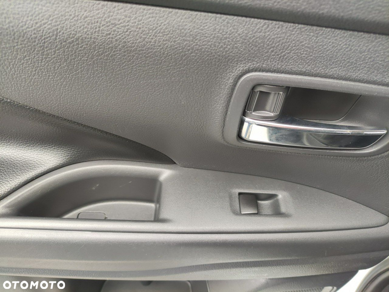 Mitsubishi Outlander - 20