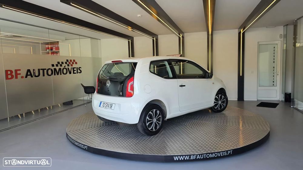 VW Up! white - 5