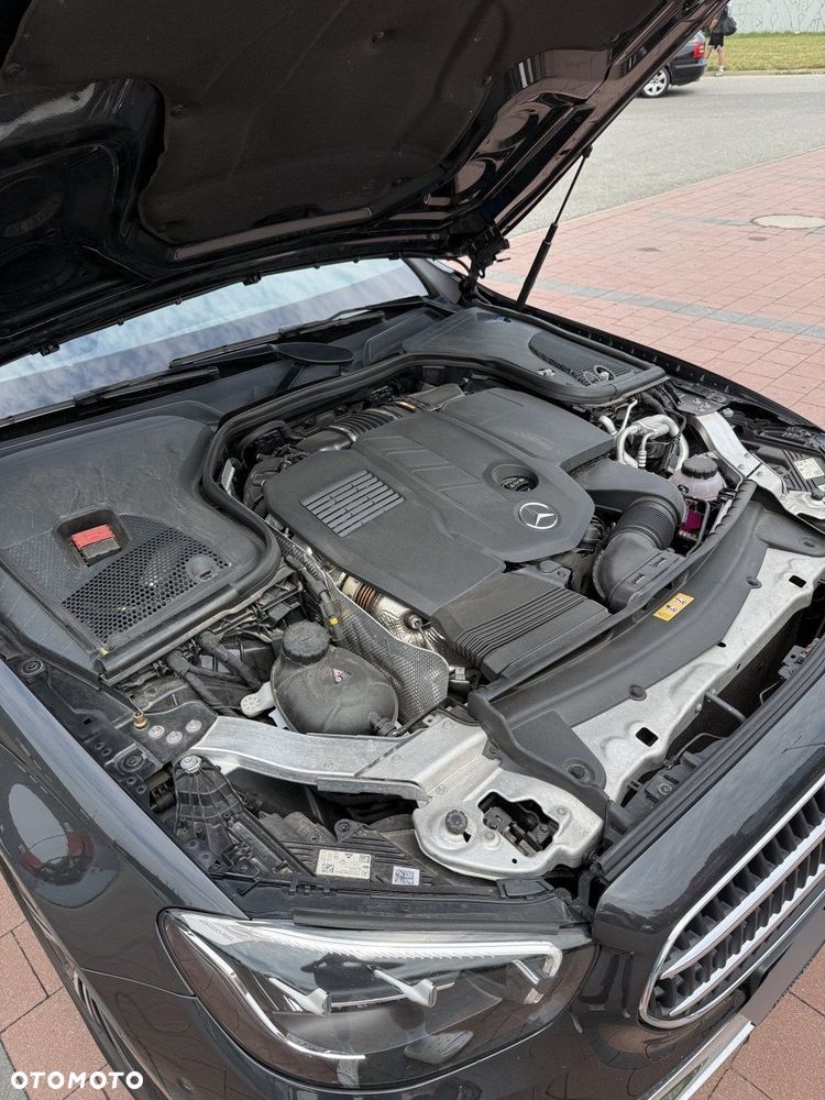 Mercedes-Benz Klasa E 300 d 4-Matic Avantgarde - 37