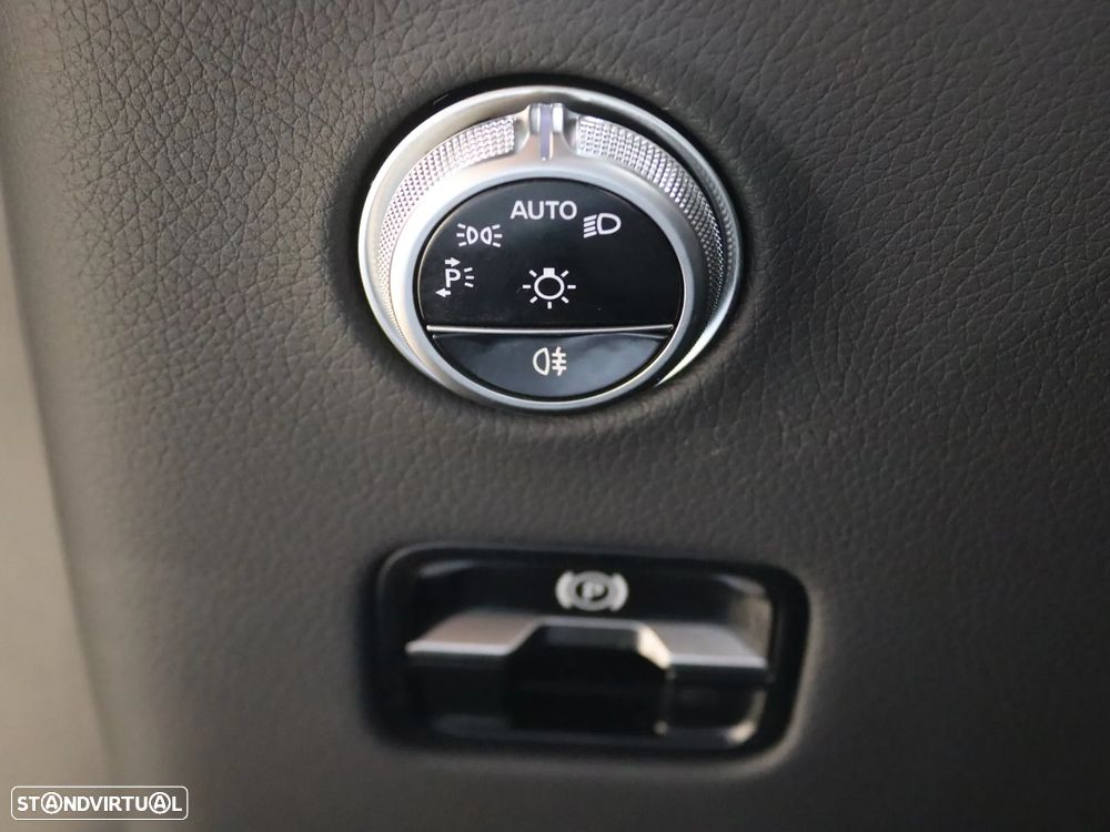 Mercedes-Benz GLC 300 de Coupe 4Matic - 25