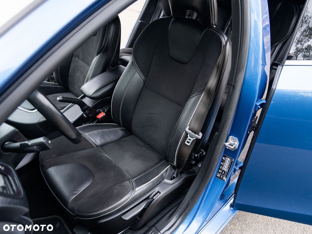 Volvo V40 T2 RDesign - 29