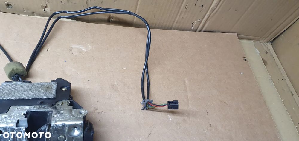 Zamek drzwi lewy przód przedni lewy Mercedes E-Klasa W211 - 4