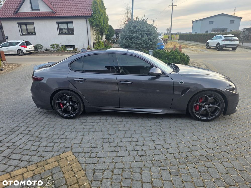 Alfa Romeo Giulia 2.9 V6 Bi-Turbo AT8 Quadrifoglio - 9