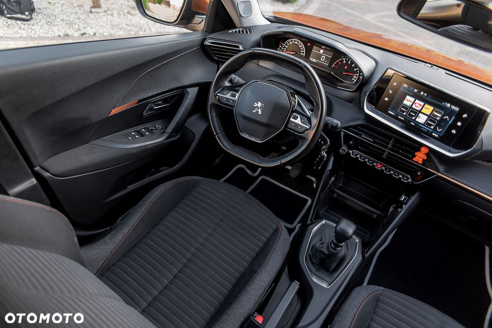 Peugeot 2008 1.2 PureTech Allure Pack S&S - 27