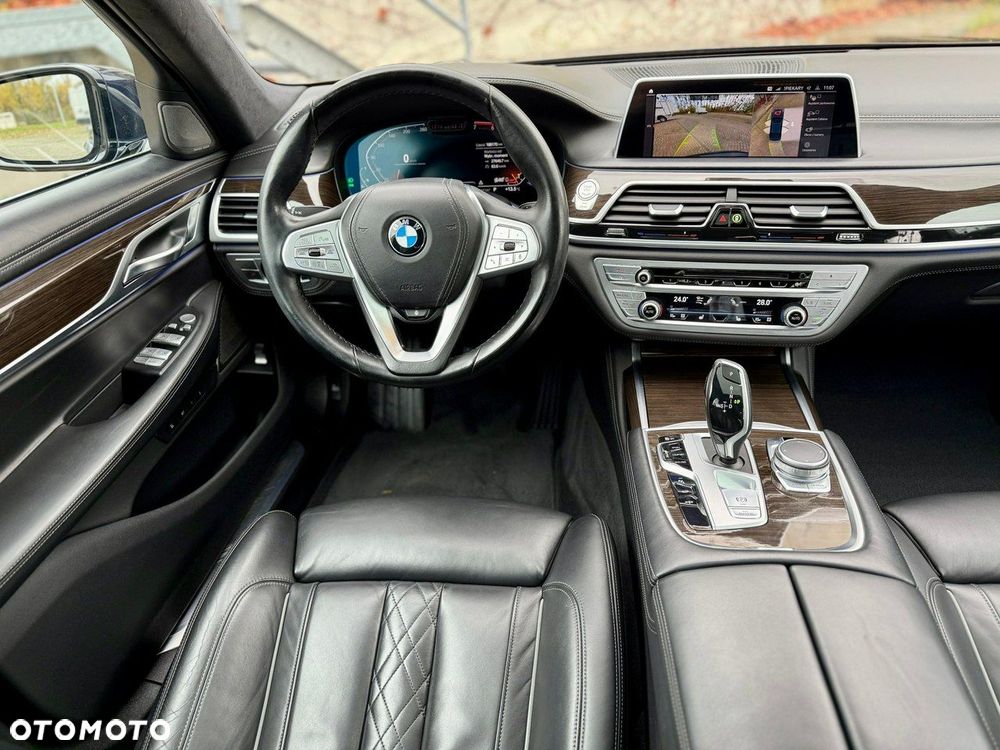 BMW Seria 7 750i xDrive sport - 19