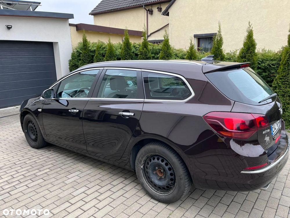 Opel Astra 2.0 CDTI DPF SportsTourer Style - 4