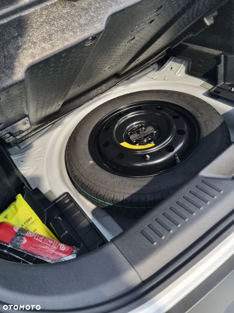 Bestune T77 1.5T Business DCT - 17