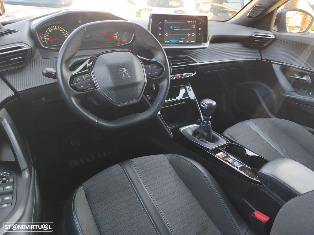 Peugeot 2008 - 18