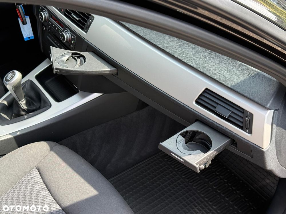 BMW Seria 3 320d - 22