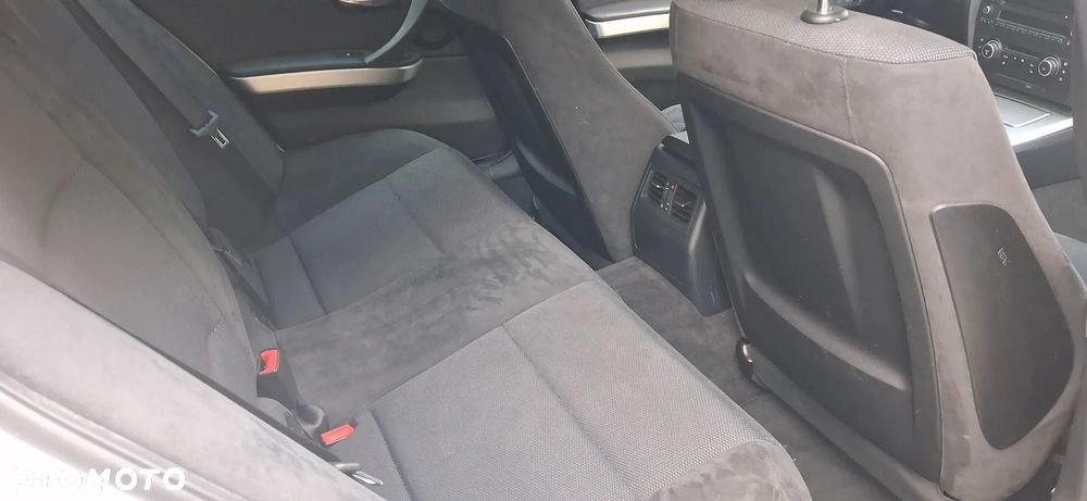 BMW Seria 3 318i Edition Sport - 9