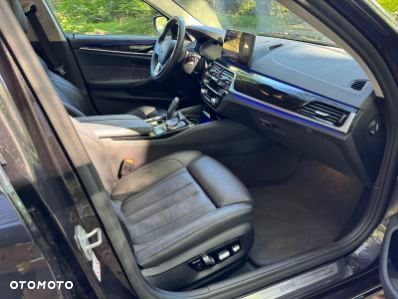 BMW Seria 5 530d xDrive - 9