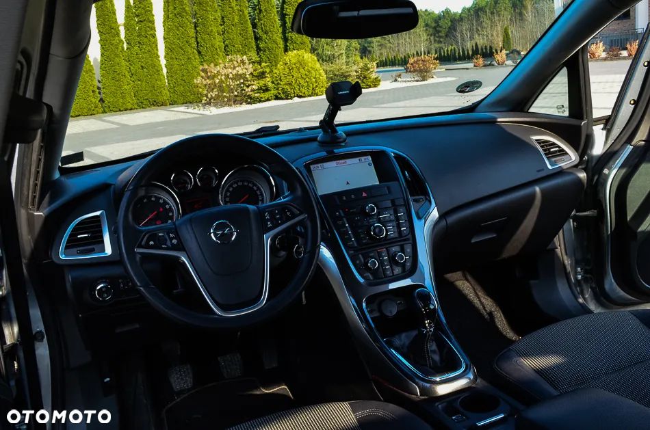 Opel Astra 1.4 Turbo Cosmo - 23