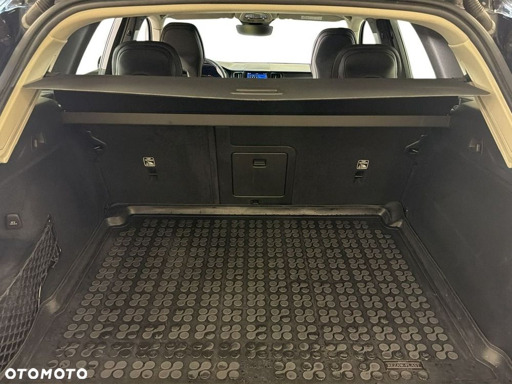 Volvo XC 60 B4 D AWD Momentum Pro - 10