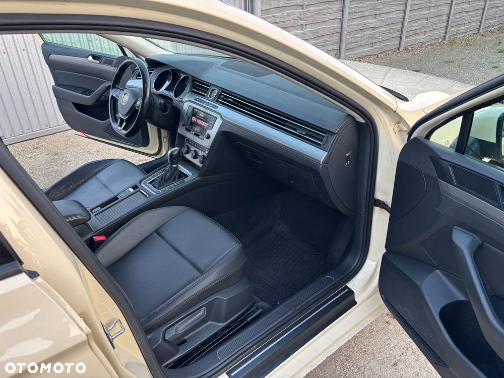 Volkswagen Passat 2.0 TDI (BlueMotion Technology) DSG Comfortline - 30