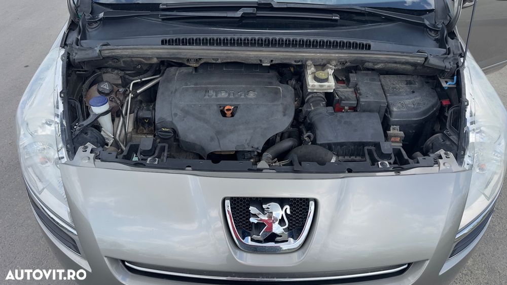 Peugeot 5008 - 8