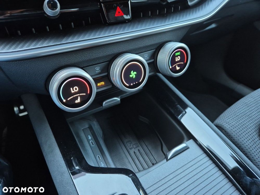 Skoda Superb 2.0 TSI Sportline DSG - 37