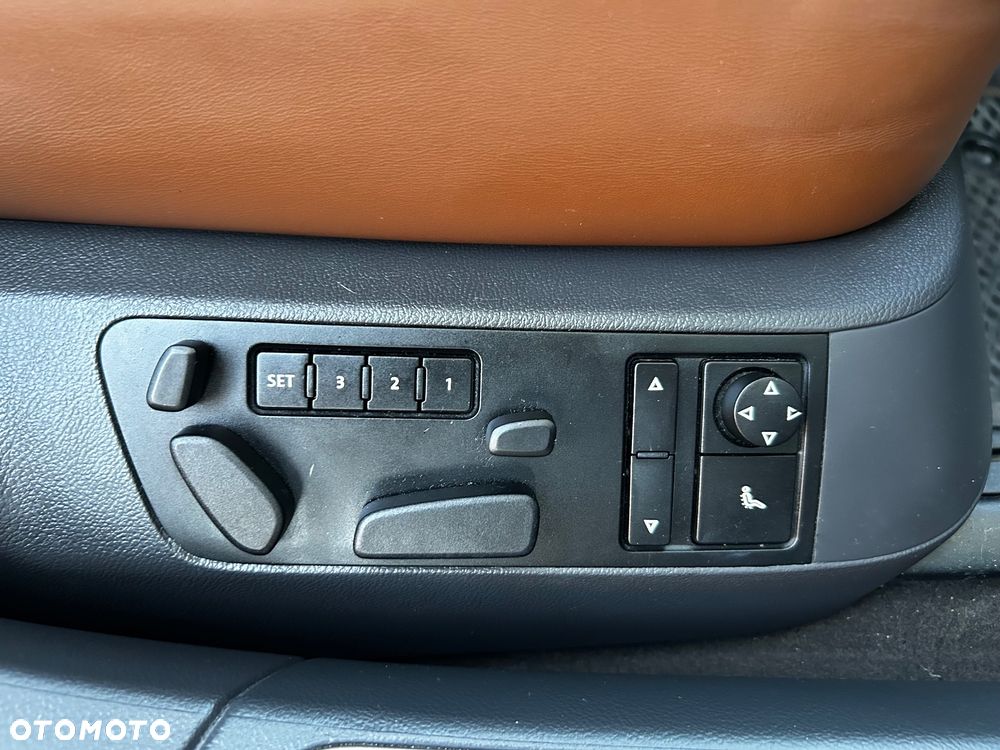 Volkswagen Phaeton 4.2 V8 4MOTION Automatik (5 Sitzer) Edition 6 - 12