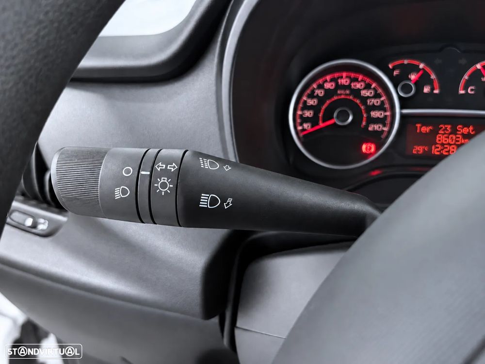 Fiat DOBLO CARGO 1.3 M-JET 95 CV - 3 LUGARES - IVA DEDUTIVÉL - 8603 KM - 27