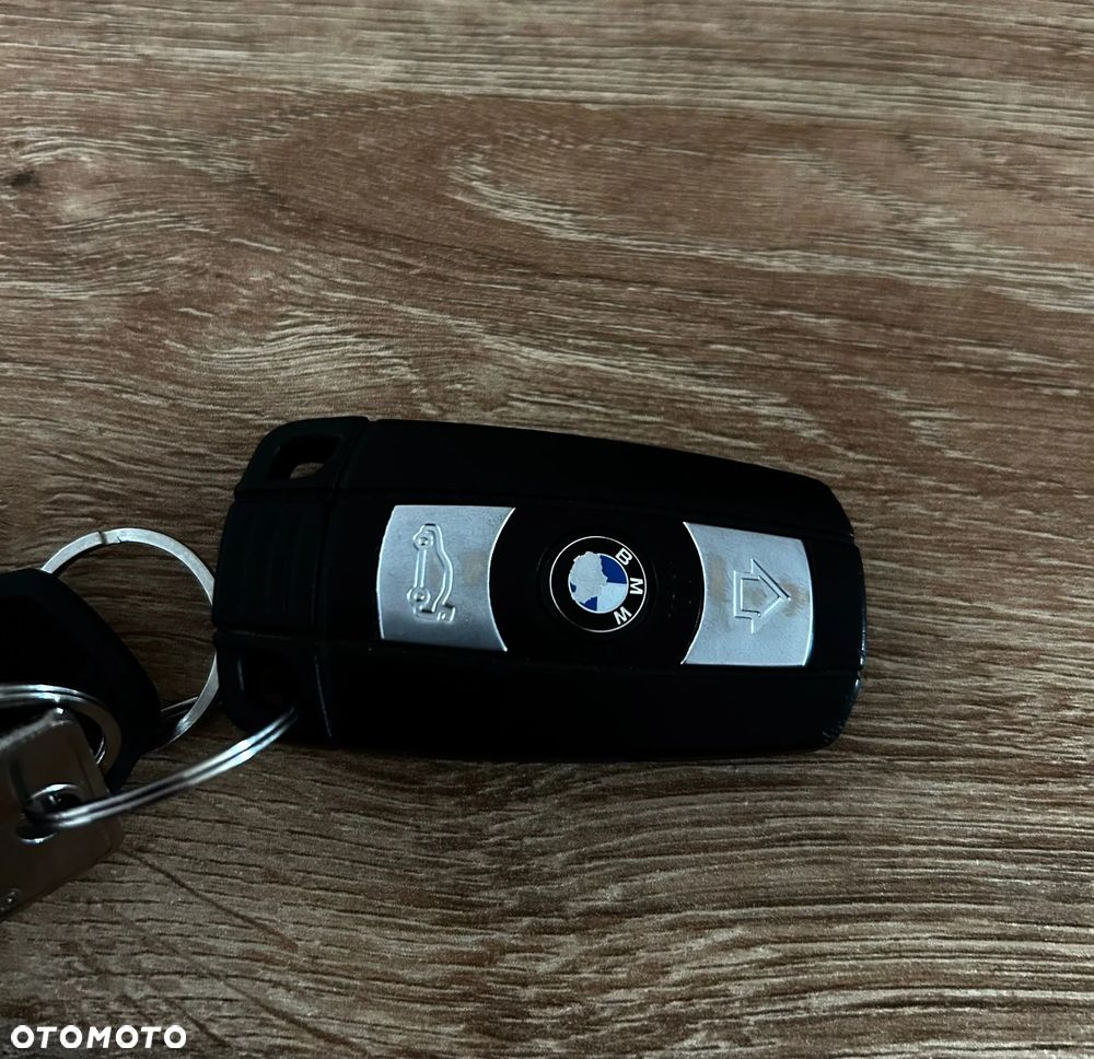 BMW Seria 3 318i - 13