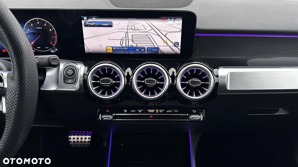 Mercedes-Benz GLB 200 AMG Line 7G-DCT - 19