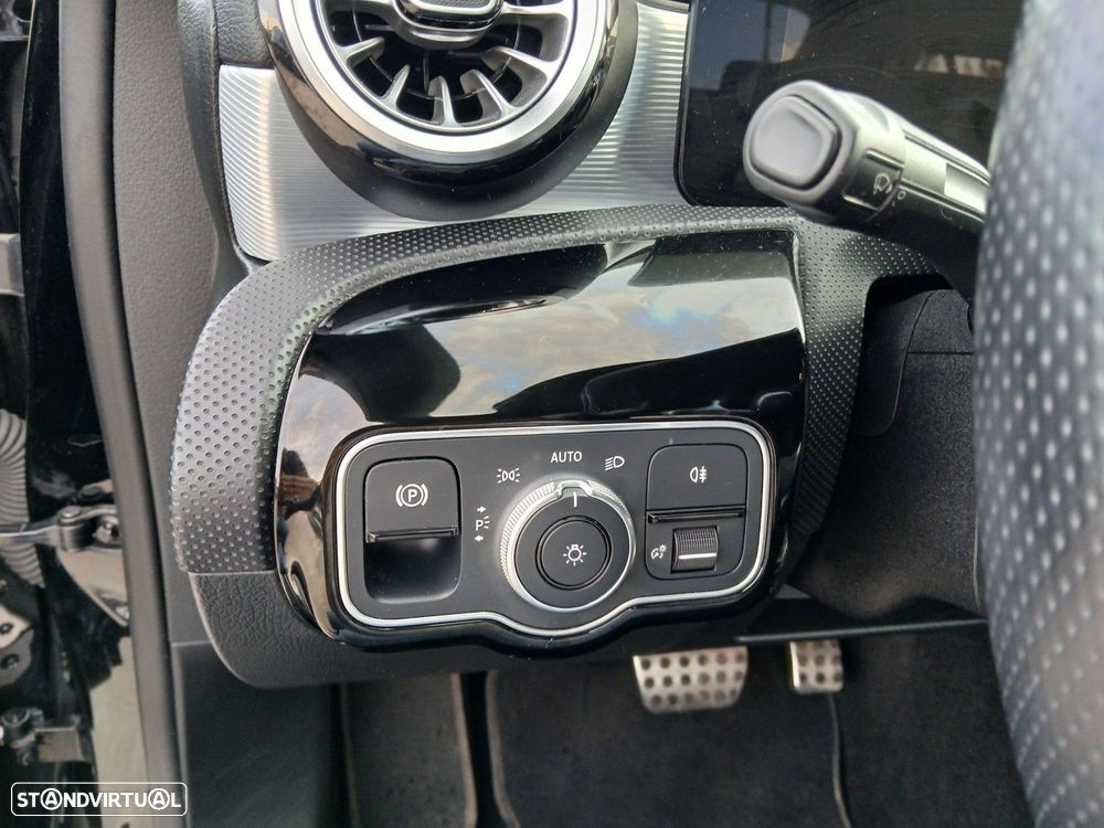 Mercedes-Benz A 250 e 8G-DCT AMG Line - 20