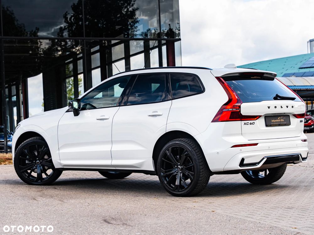Volvo XC 60 B5 B AWD Plus Dark - 11