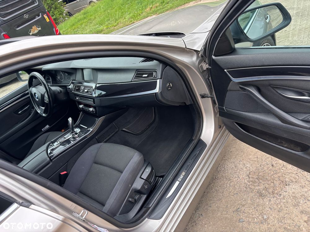 BMW Seria 5 520d - 31