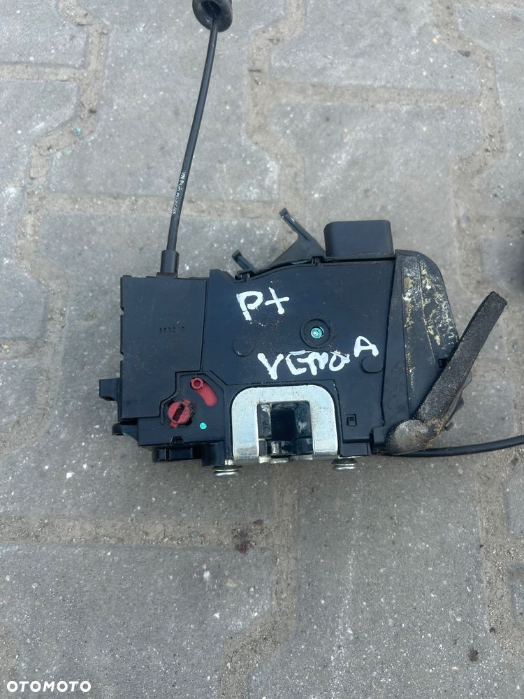 Kia Venga zamek drzwi prawy tył 6 pin europa - 2