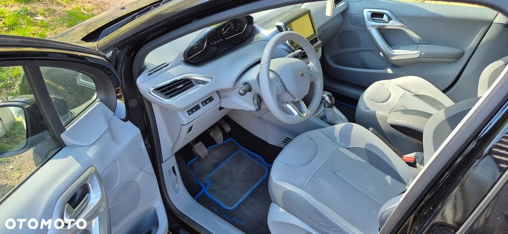 Peugeot 208 1.2 PureTech Allure - 18