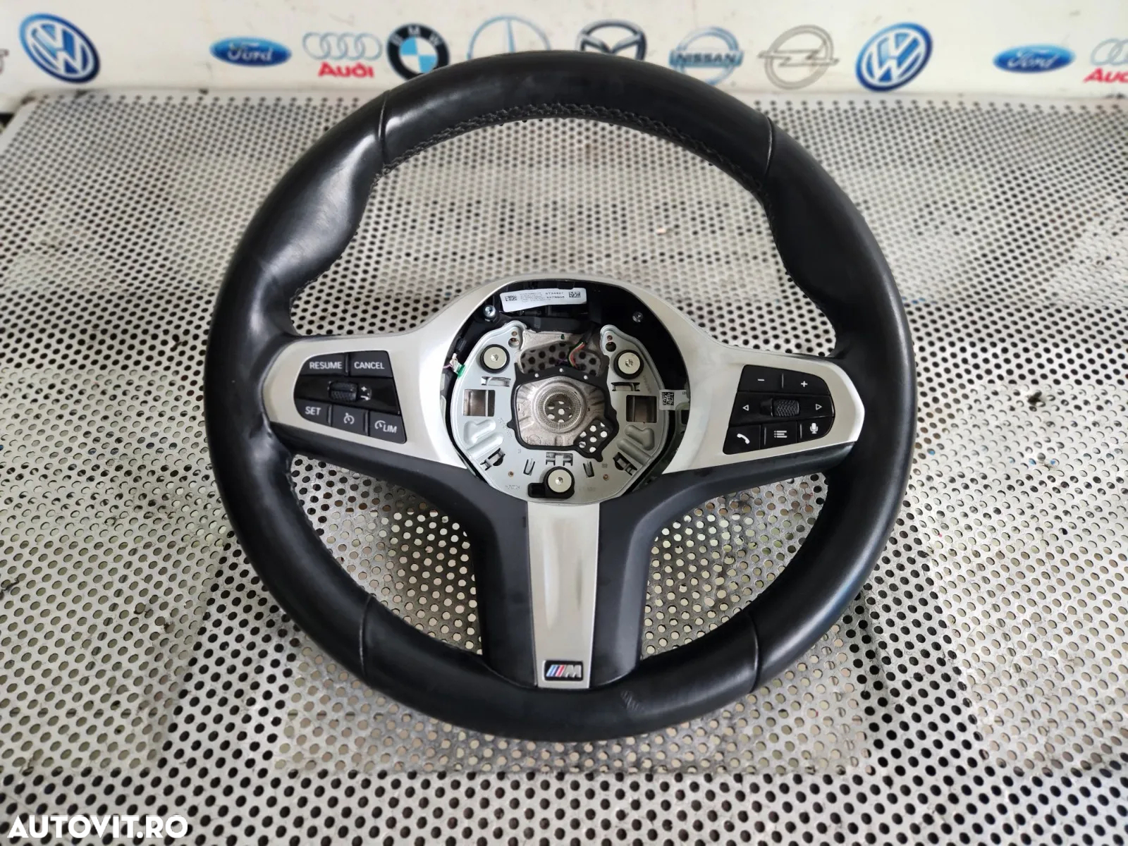 Volan Bmw M Paket Cu Comenzi Din Piele G20 G21 G30 G31 F40 F41 F45 F46 F44 Etc. Dezmembrez Bmw F40 - 2