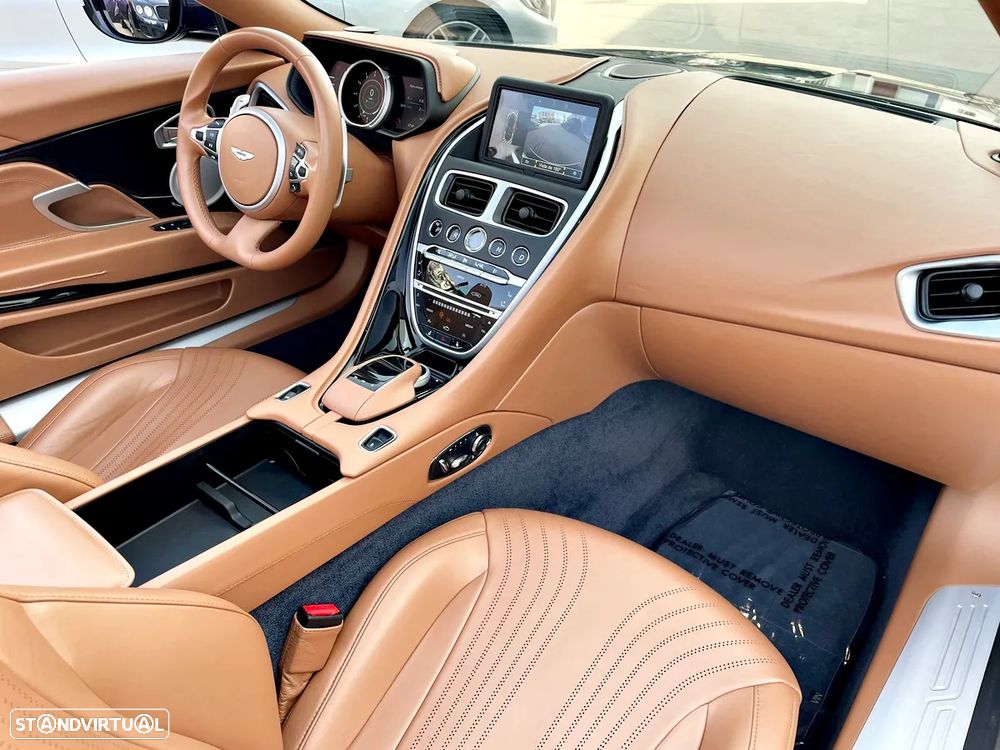 Aston Martin DB11 Coupé V8 Auto - 43