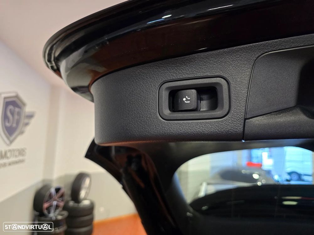 Mercedes-Benz GLA 250 e 8G-DCT AMG Line - 22