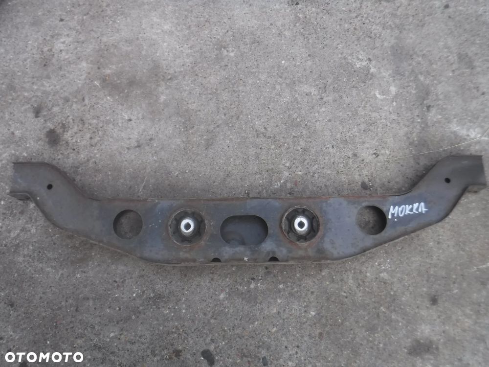 Opel Mokka Chevrolet Trax 4x4 belka zawieszenia wspornik mostu - 1