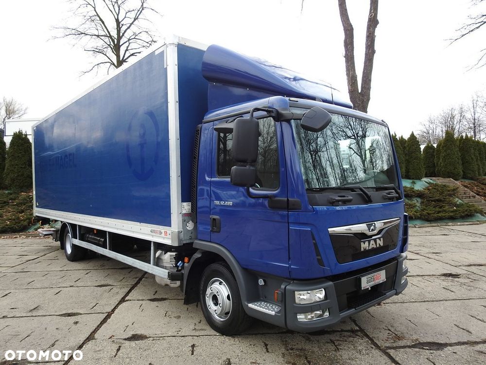 MAN TGL 12.220 KONTENER WINDA 18 PALET TEMPOMAT KLIMATYZACJA PNEUMATYKA AUTOMAT  BLIŹNIACZE KOŁA  220KM - 22