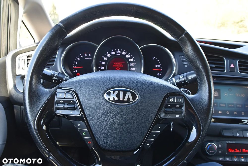 Kia Ceed - 26
