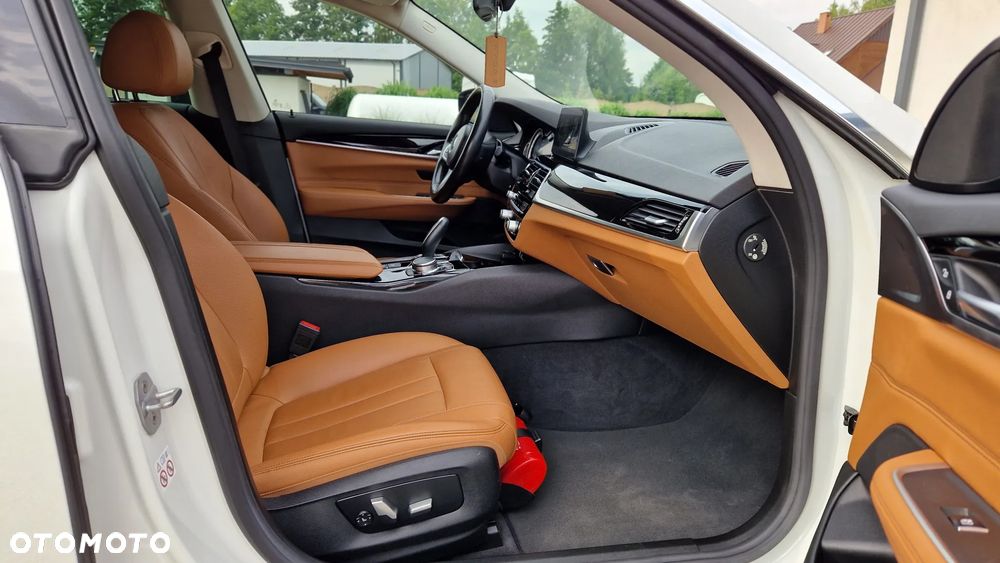 BMW 6GT 630i Luxury Line sport - 10