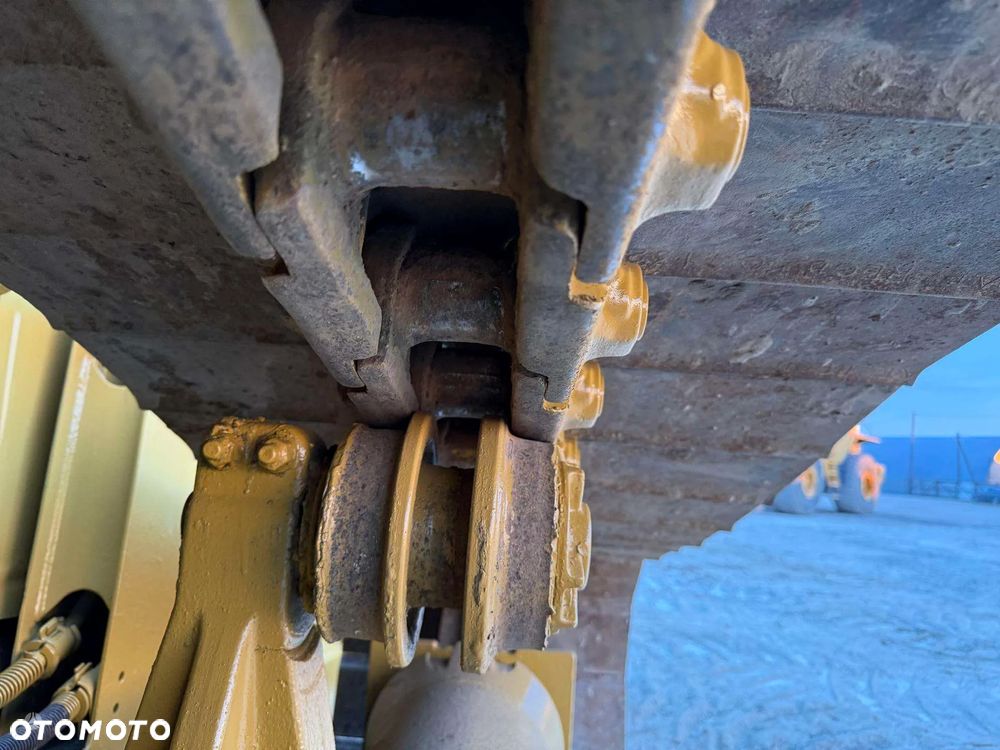 Caterpillar D4H LGP - 13